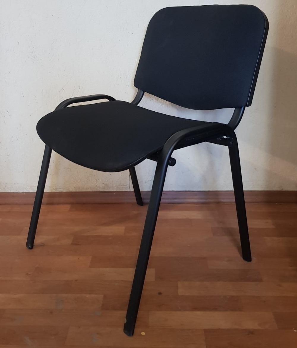 стул мягкий на металлическом каркасе изо